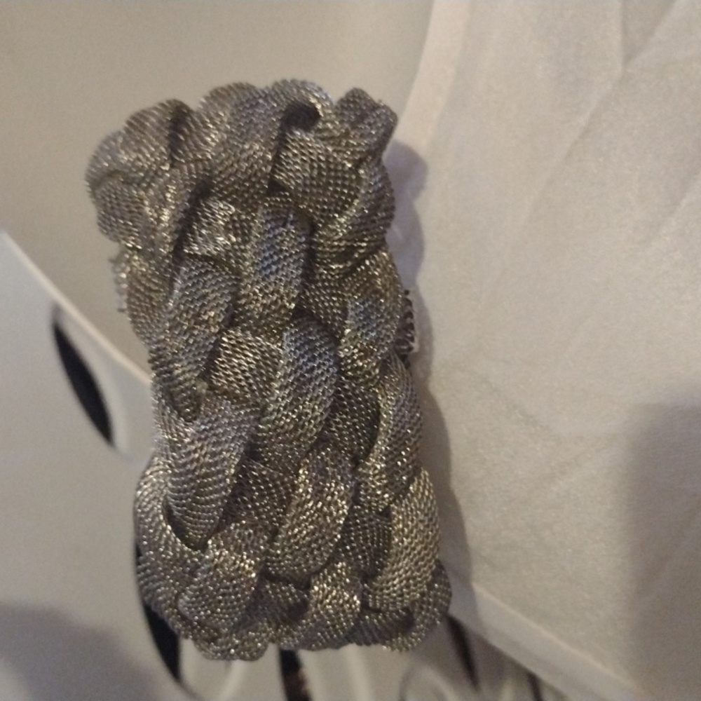 Silver weavy bracelet